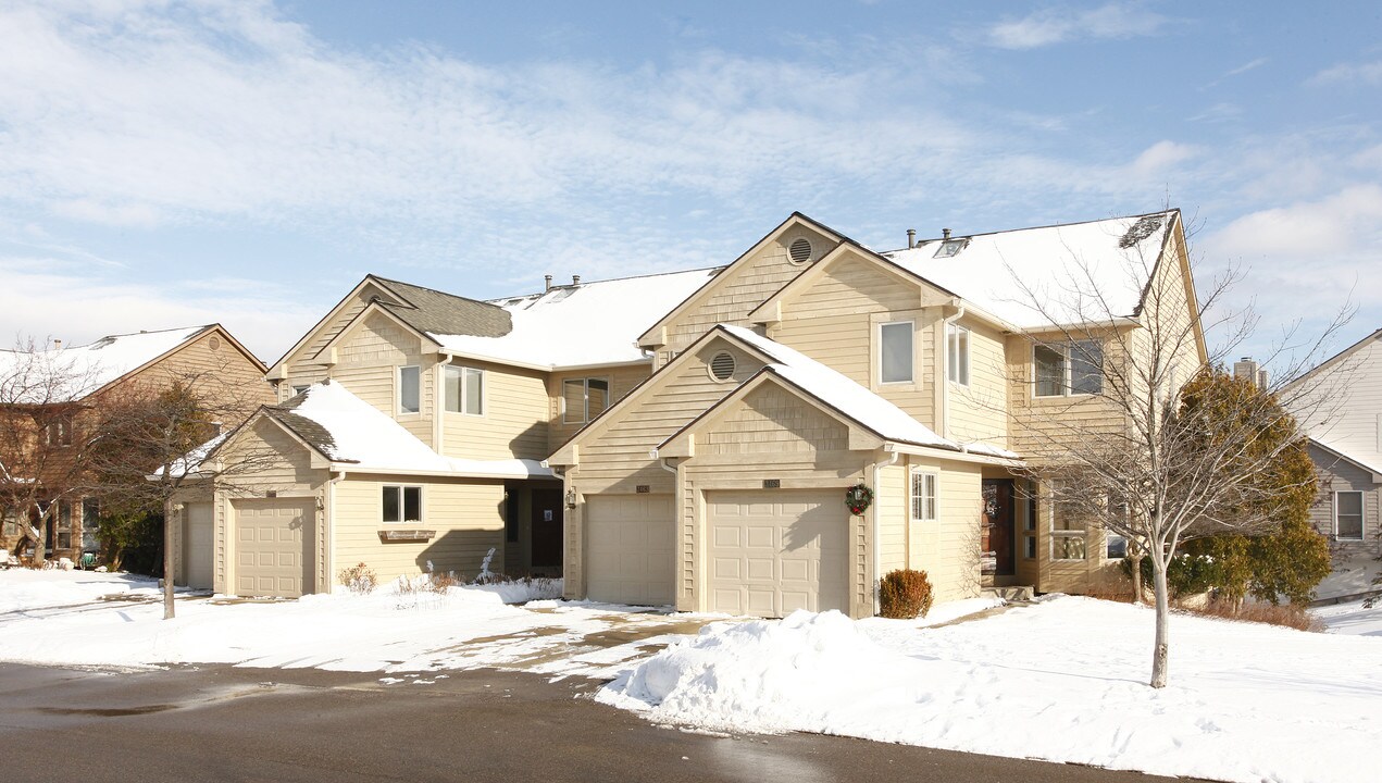 Oak Meadows in Ann Arbor, MI - Building Photo