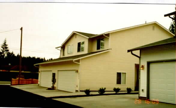 10419 19th Ave SE in Everett, WA - Building Photo