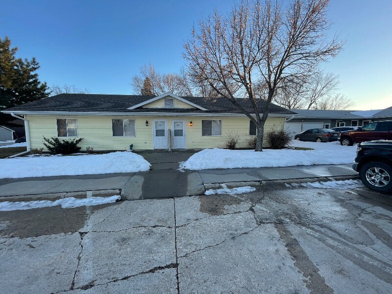 909 Indian St in Saint Paul, NE - Foto de edificio