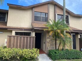 3961 Cocoplum Cir in Coconut Creek, FL - Building Photo