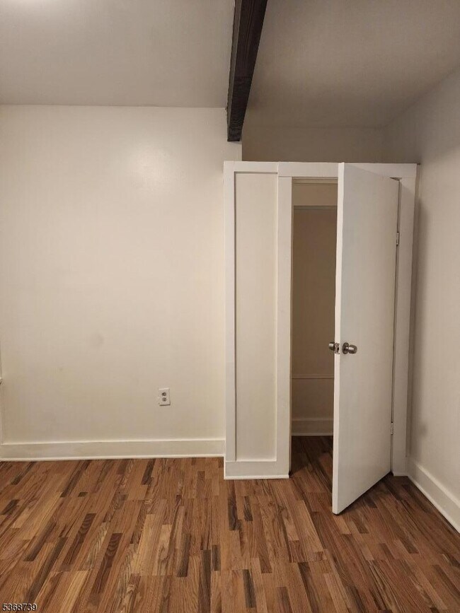 583 Beach St in Orange, NJ - Building Photo - Building Photo