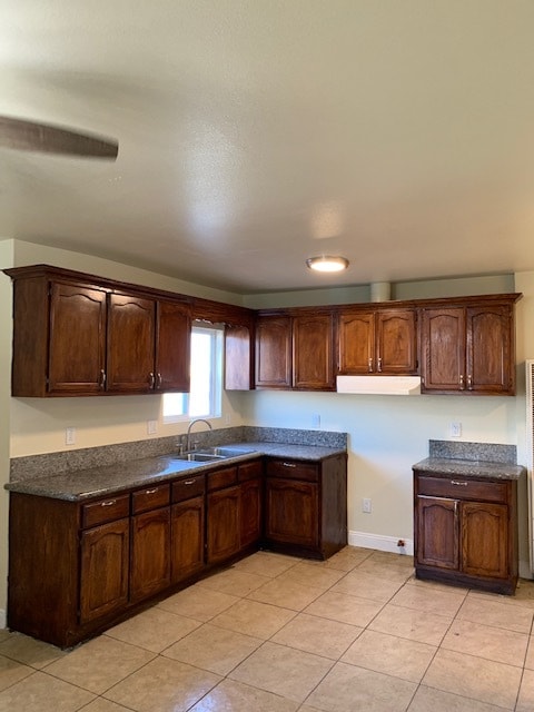409 E 56th St, Unit 409 half 56th Street in Los Angeles, CA - Building Photo - Building Photo