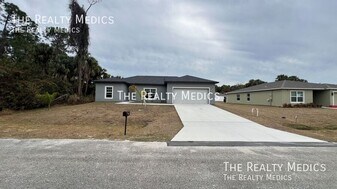 1364 Gibbs Rd SW in Palm Bay, FL - Building Photo