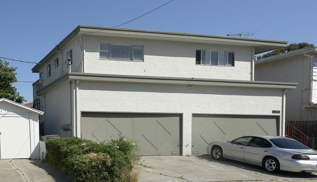 3667 Maybelle Way in Oakland, CA - Foto de edificio - Building Photo