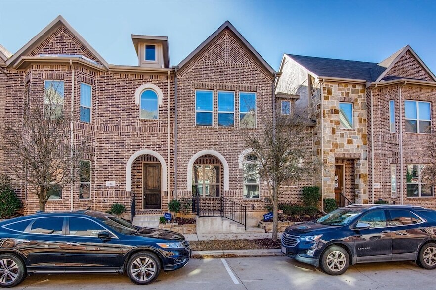 4225 Broadway Ave in Flower Mound, TX - Building Photo