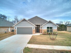 12104 Rockbed Dr in Yukon, OK - Building Photo