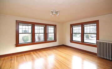 Glengarry in Seattle, WA - Building Photo - Interior Photo