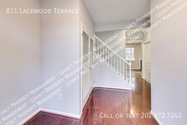 811 Lacewood Terrace in Hyattsville, MD - Building Photo - Building Photo