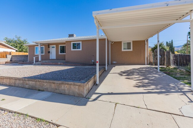 2306 Willow Dr in Alamogordo, NM - Building Photo - Building Photo