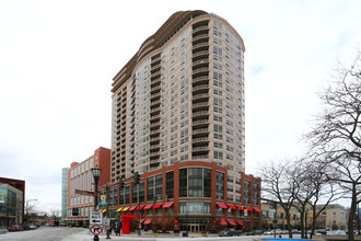 The Residences of Sherman Plaza in Evanston, IL - Building Photo - Building Photo