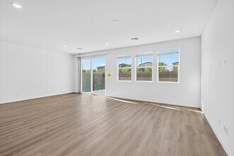 453 Texas Lilac Ave in Enterprise, NV - Building Photo - Building Photo