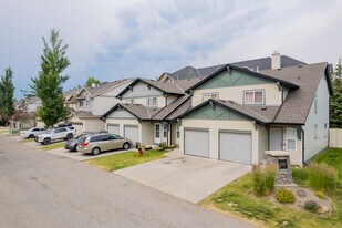 22 Eversyde Crt SW in Calgary, AB - Building Photo