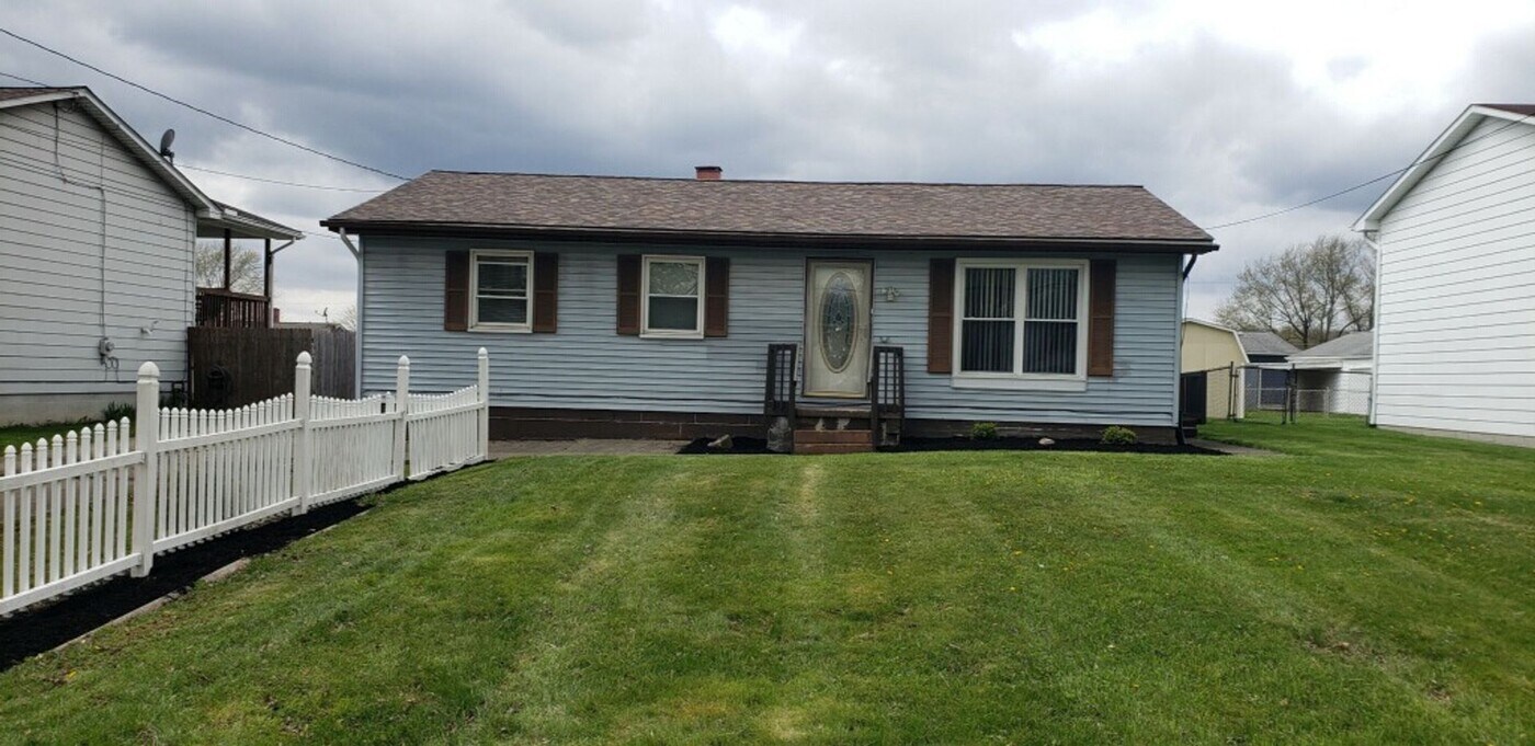 2603 Walnut St in Girard, OH - Building Photo