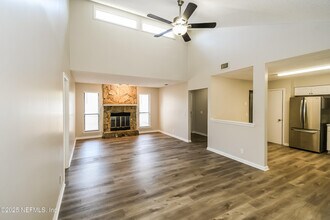8219 Crosswind Rd in Jacksonville, FL - Building Photo - Building Photo