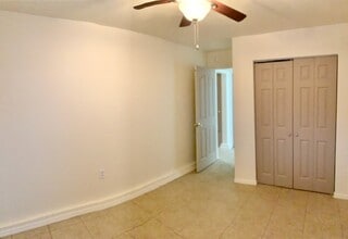 215 Princeton Dr SE in Albuquerque, NM - Building Photo - Building Photo