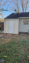 4807 Seville Dr in Louisville, KY - Building Photo - Building Photo