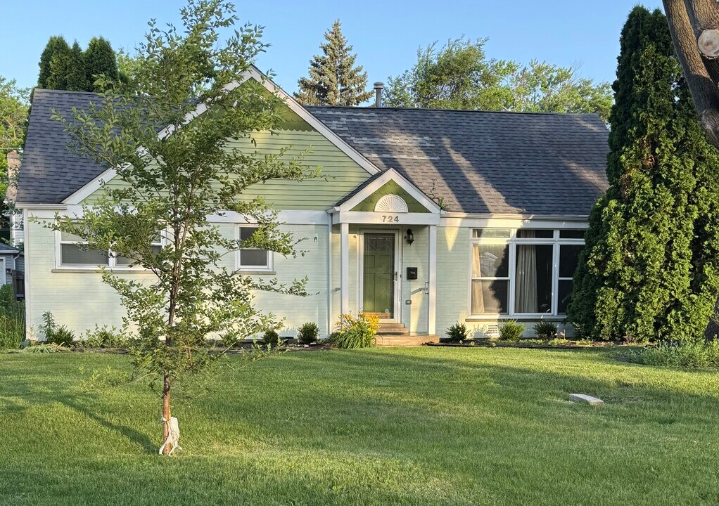 724 Justina St in Hinsdale, IL - Building Photo