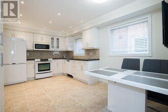 90 Carnival Ct in Toronto, ON - Building Photo - Building Photo