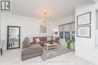 1095 Cooke Blvd. in Burlington, ON - Building Photo - Building Photo