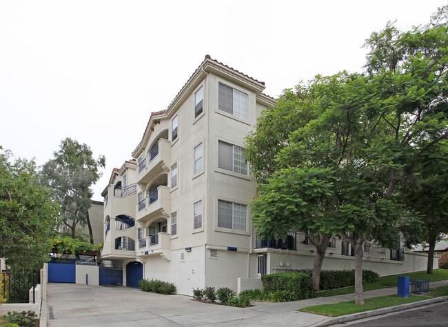 Villa Ruth in San Diego, CA - Foto de edificio - Building Photo