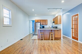 313 E Spring St in New Albany, IN - Foto de edificio - Building Photo