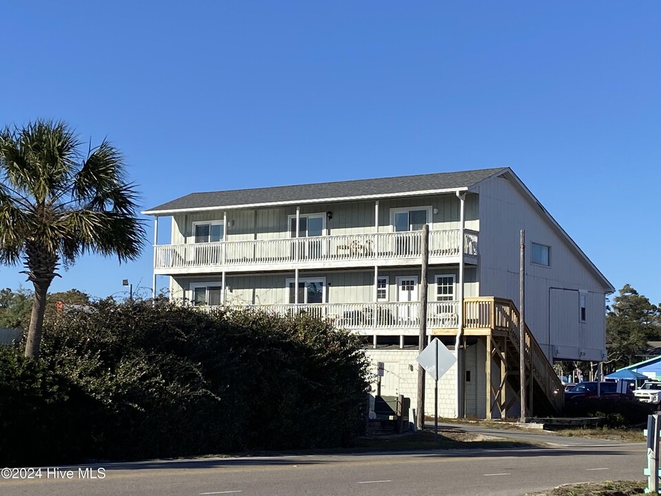 5721 E Oak Island Dr in Oak Island, NC - Building Photo