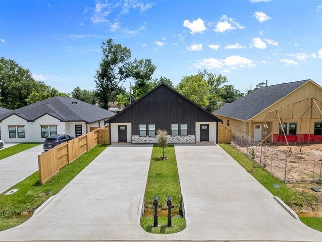 property at 9110 Everglade Dr