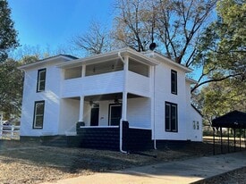 154 Elm St in Dyer, TN - Building Photo