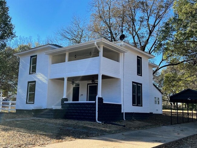 property at 154 Elm St
