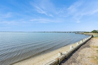 42 Barracuda Rd in East Quogue, NY - Building Photo - Building Photo