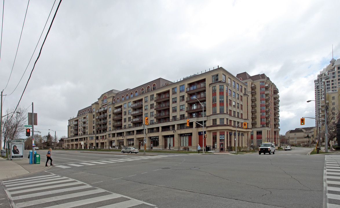 Merci Condos in Toronto, ON - Building Photo