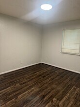 9100 Dodson St in Houston, TX - Foto de edificio - Building Photo