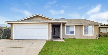 251 Loy St. in Waterford, CA - Building Photo - Building Photo