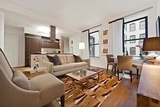 225 Fifth Avenue in New York, NY - Building Photo - Building Photo