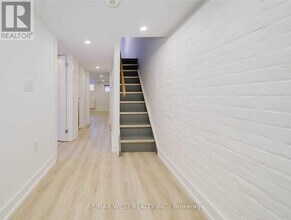 129 Curzon St in Toronto, ON - Building Photo - Building Photo