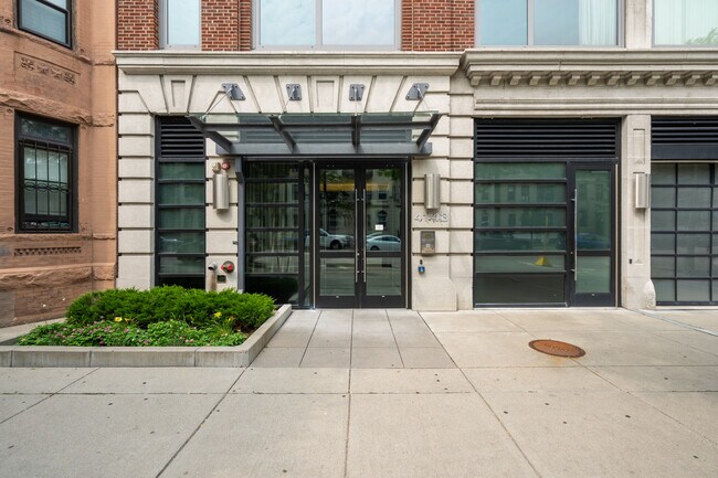 43 Westland Ave, Unit 202 in Boston, MA - Foto de edificio - Building Photo