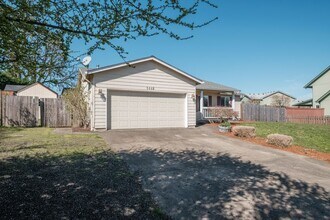 5448 Siletz Ln in Albany, OR - Building Photo - Building Photo