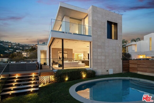 1505 Viewsite Terrace in Los Angeles, CA - Building Photo - Building Photo