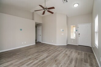 3741 S Brighton Ln in Gilbert, AZ - Building Photo - Building Photo