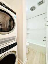 BENTLEY in Los Angeles, CA - Foto de edificio - Building Photo