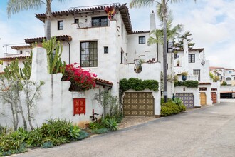 225 E Cota St in Santa Barbara, CA - Building Photo - Building Photo