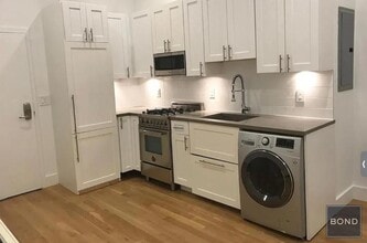 210-220 East 22nd Street in New York, NY - Building Photo - Building Photo