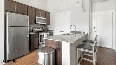 4300 Cromwell Dr, Unit 5305 in Kyle, TX - Building Photo - Building Photo