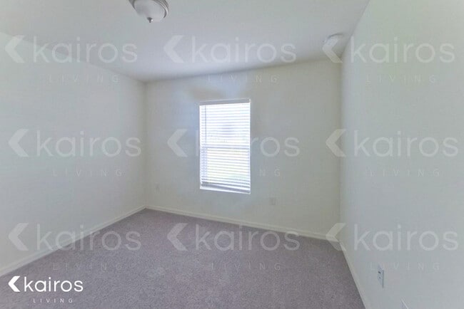 3024 NE 1st Ave in Cape Coral, FL - Foto de edificio - Building Photo