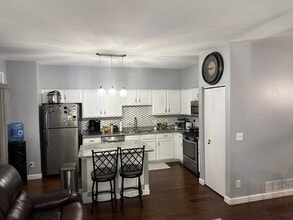 689 Shannon Dr in Romeoville, IL - Building Photo - Building Photo