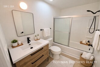 11750 Runnymede St in Los Angeles, CA - Building Photo - Building Photo