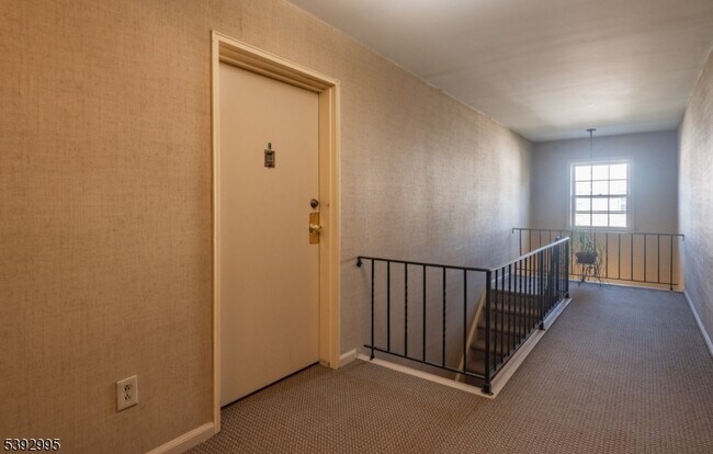 135 S Maple Ave in Ridgewood, NJ - Building Photo - Building Photo