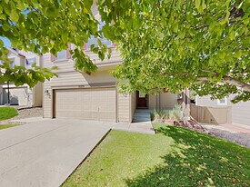 10379 Ravenswood Way in Highlands Ranch, CO - Building Photo