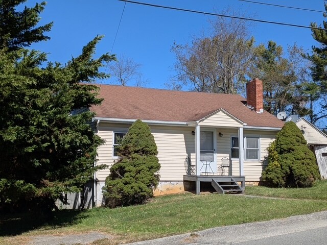 213 Landsdowne St in Blacksburg, VA - Foto de edificio