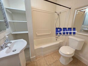 425 S Summit Ave in Bremerton, WA - Building Photo - Building Photo